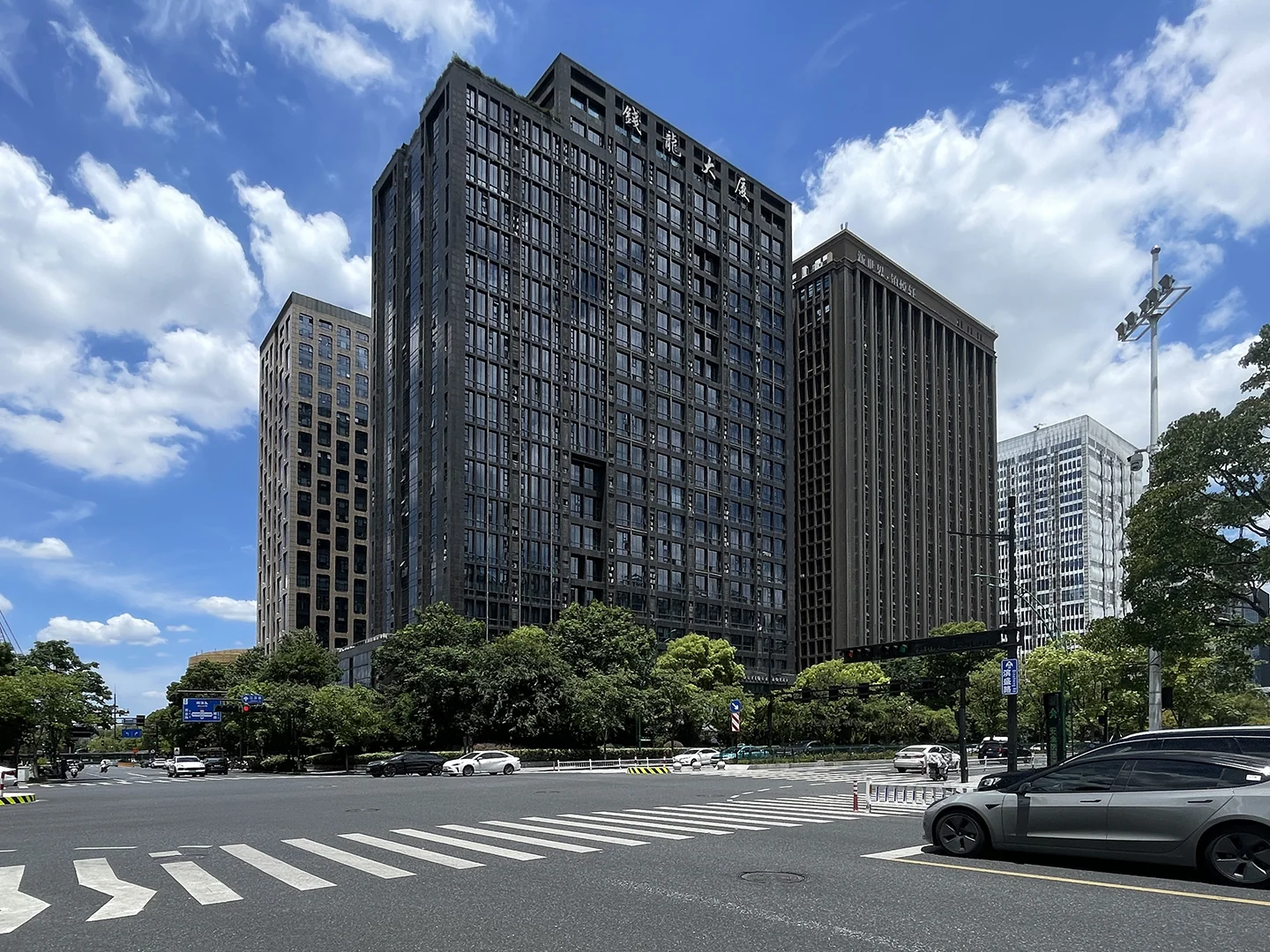 Qianlong Mansion - Photo 2