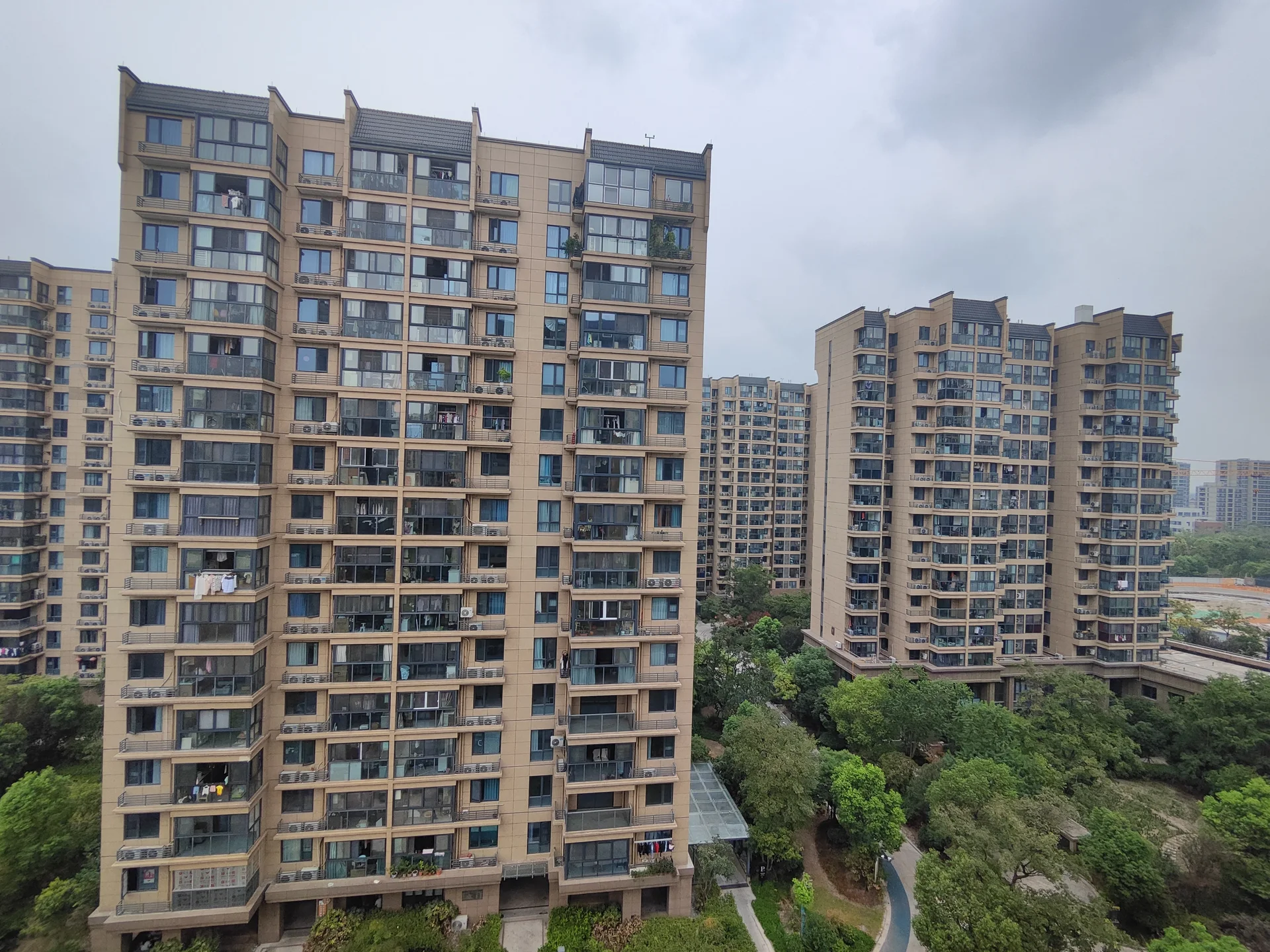 Brilliant Dawn Garden - Photo 1