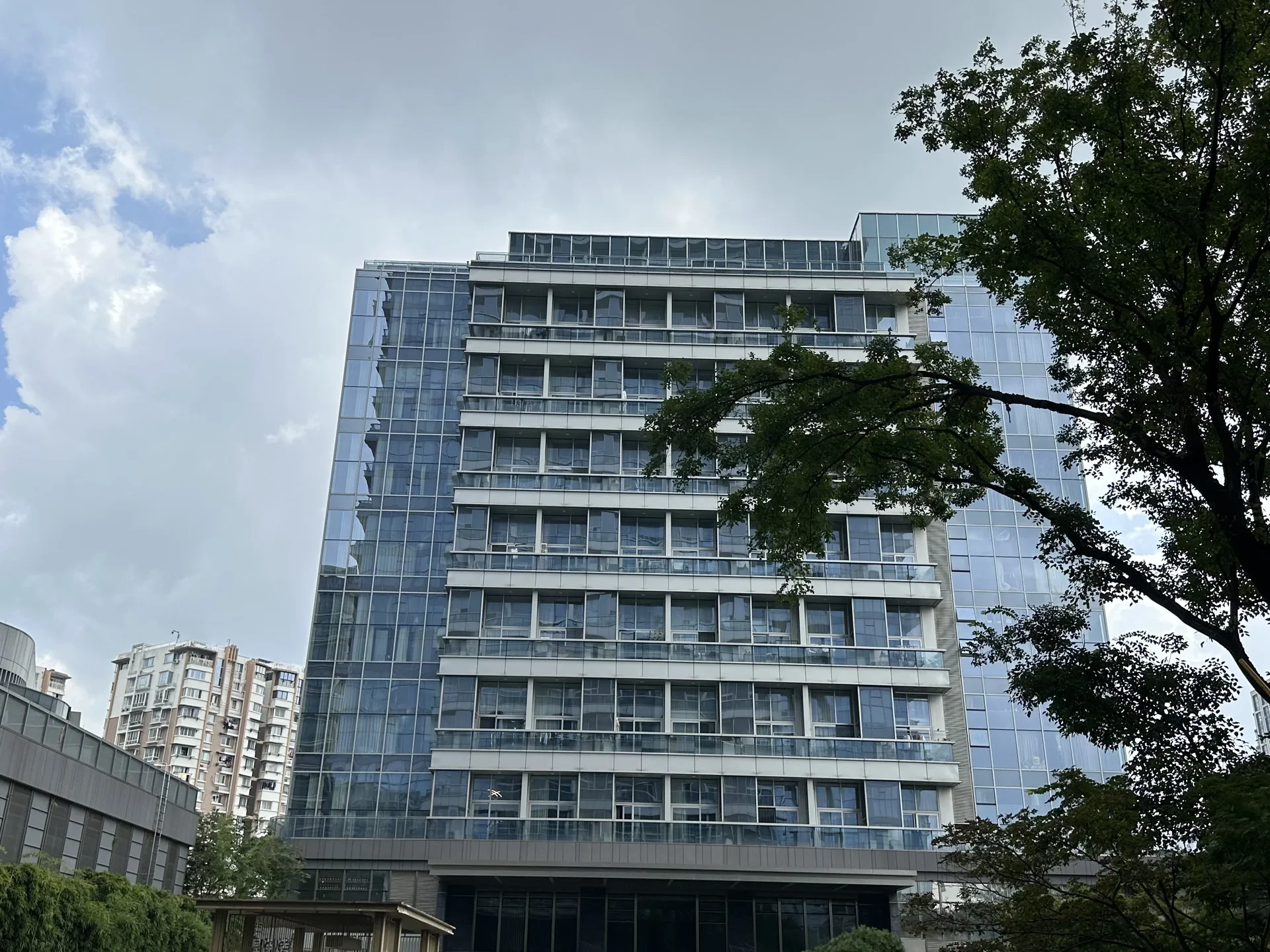 Starry City - Photo 4