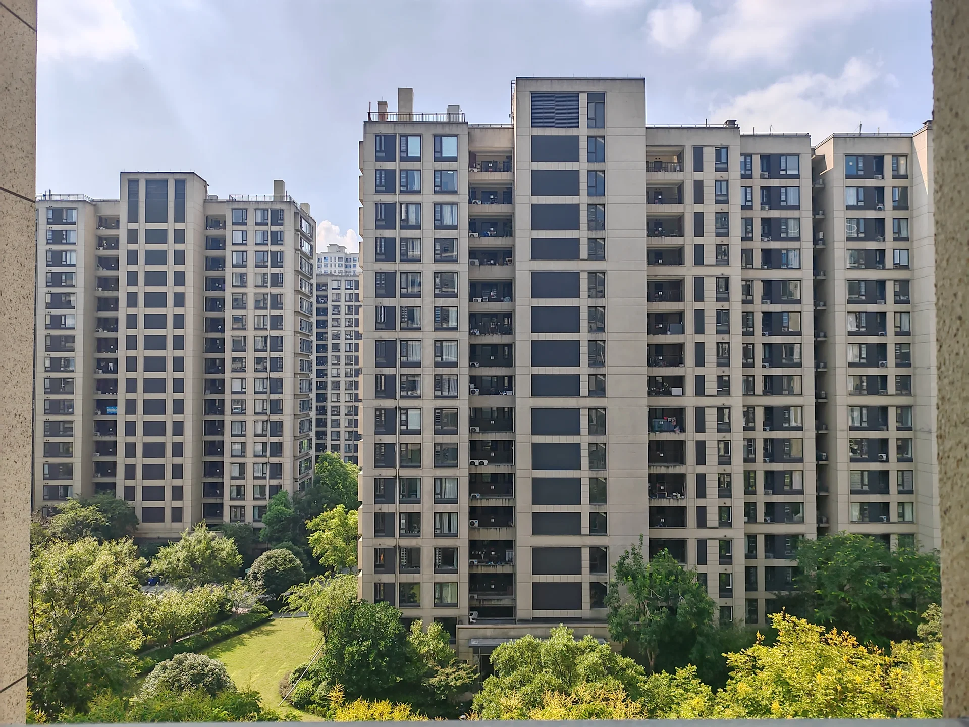 The Honor of City - Photo 2