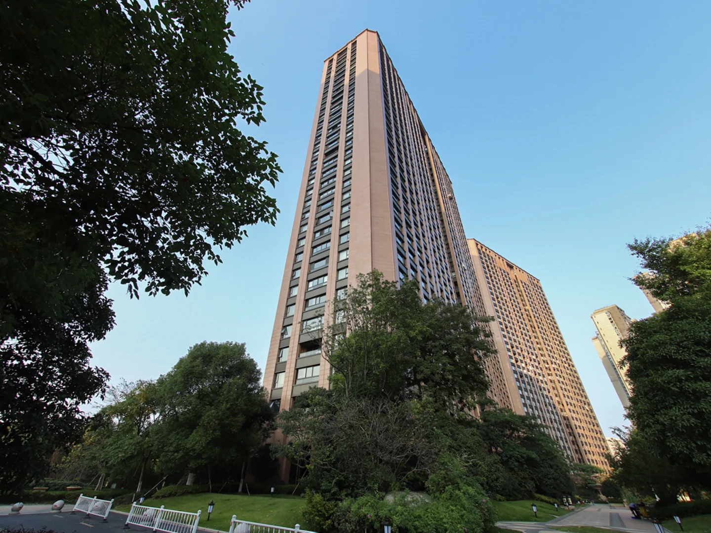 Crystal City - Photo 2