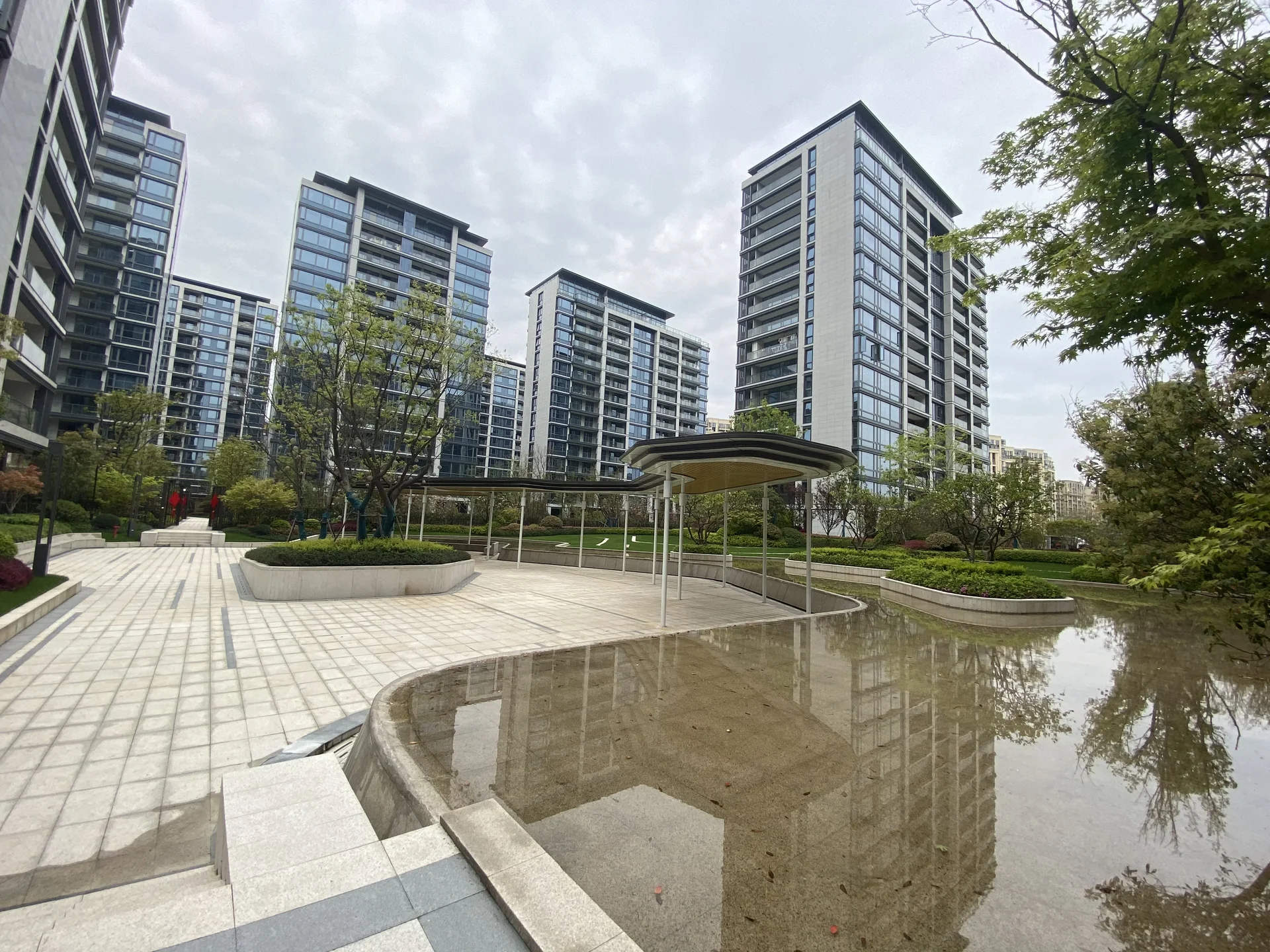 Lakeward Scenery - Photo 3