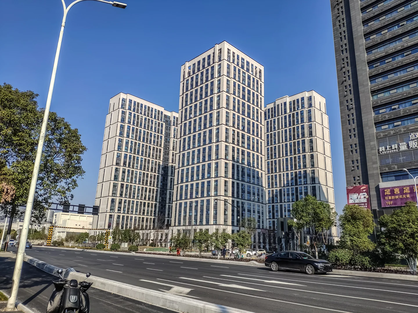 Spruce Manor - Photo 3