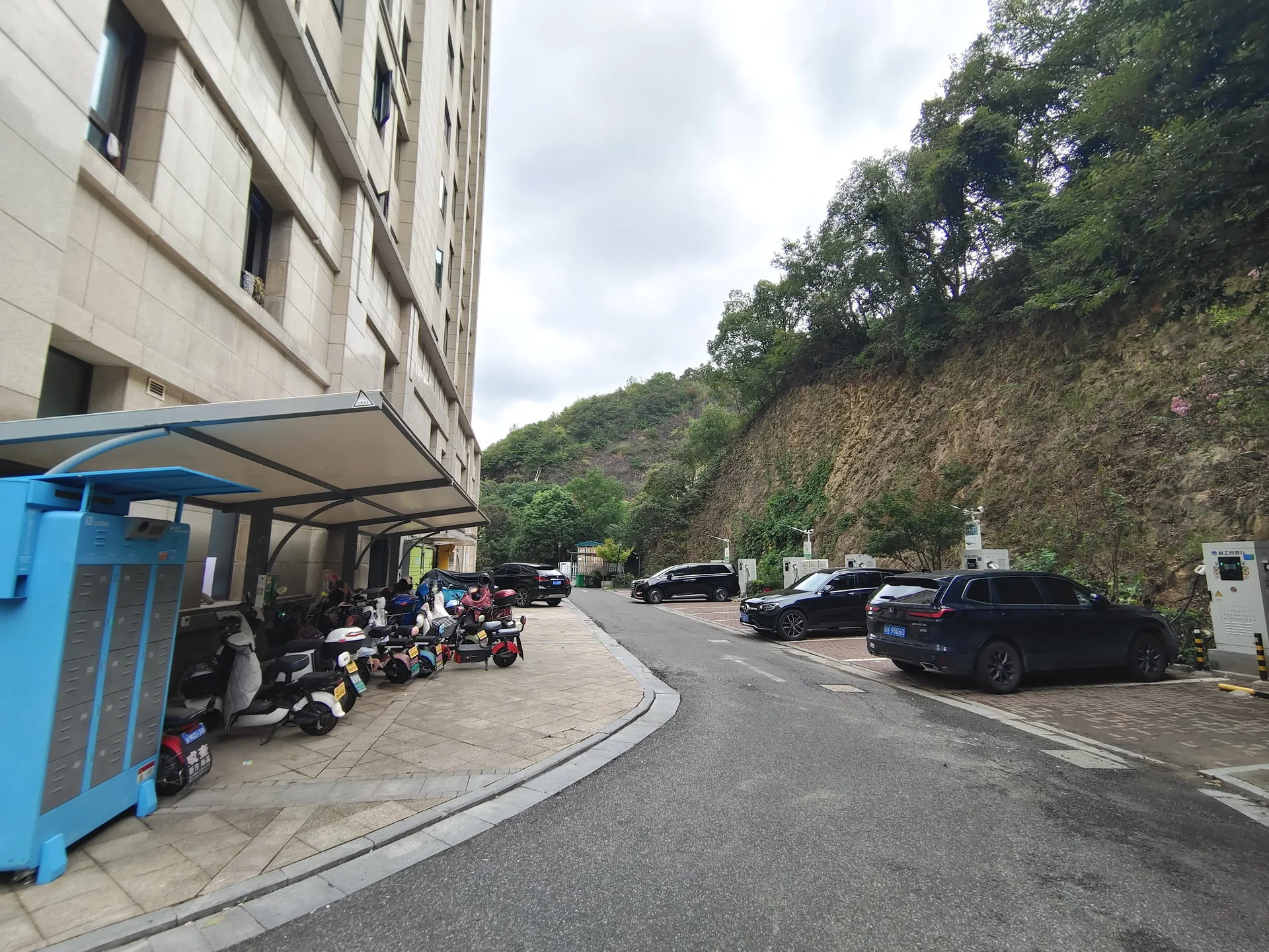 Yaosheng Silver Center - Photo 3