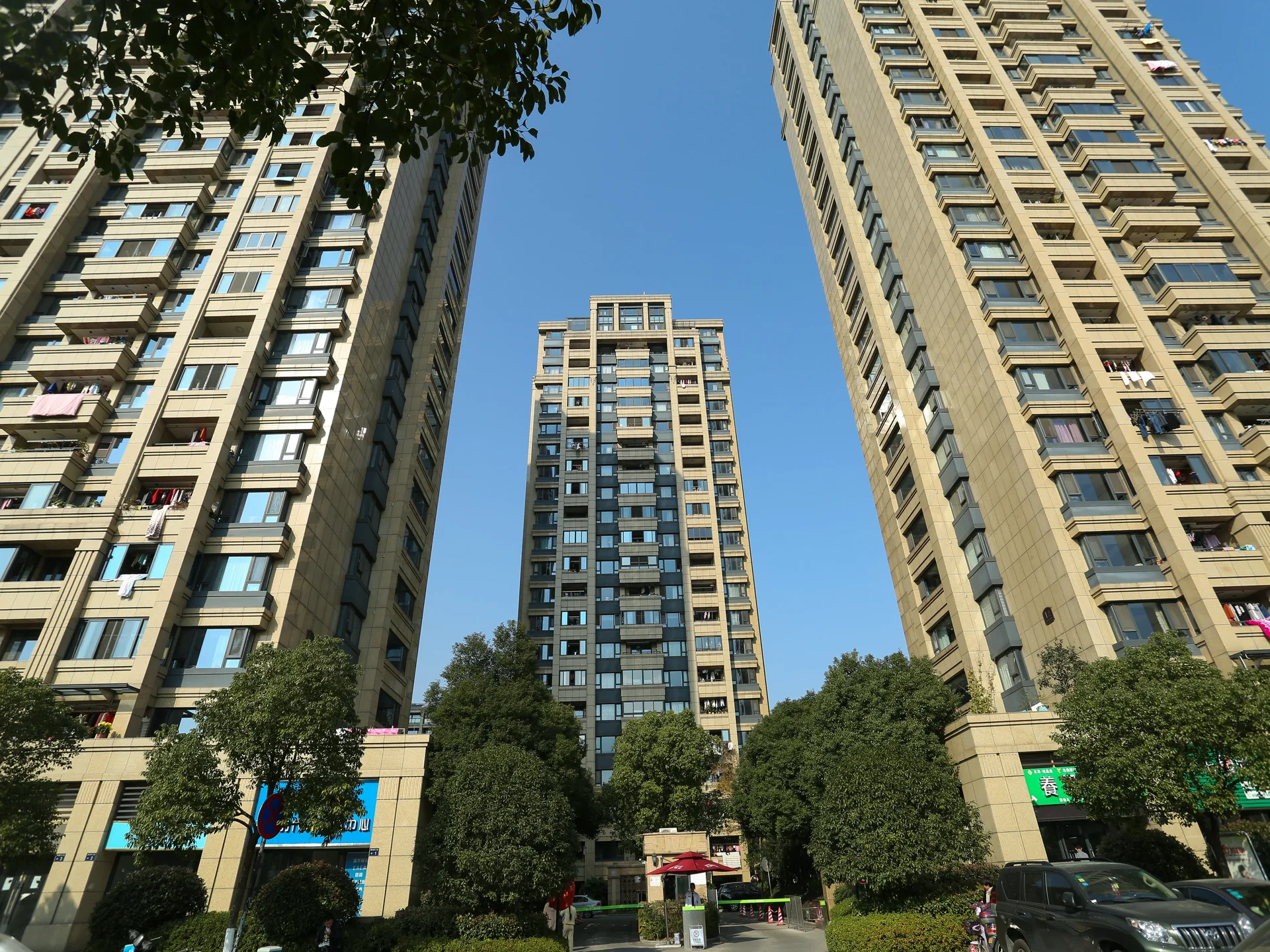 Secluded Residence - Photo 2