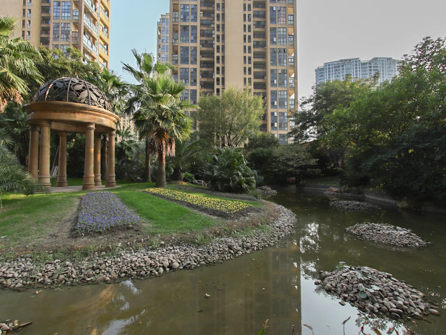 Crystal City - Photo 9