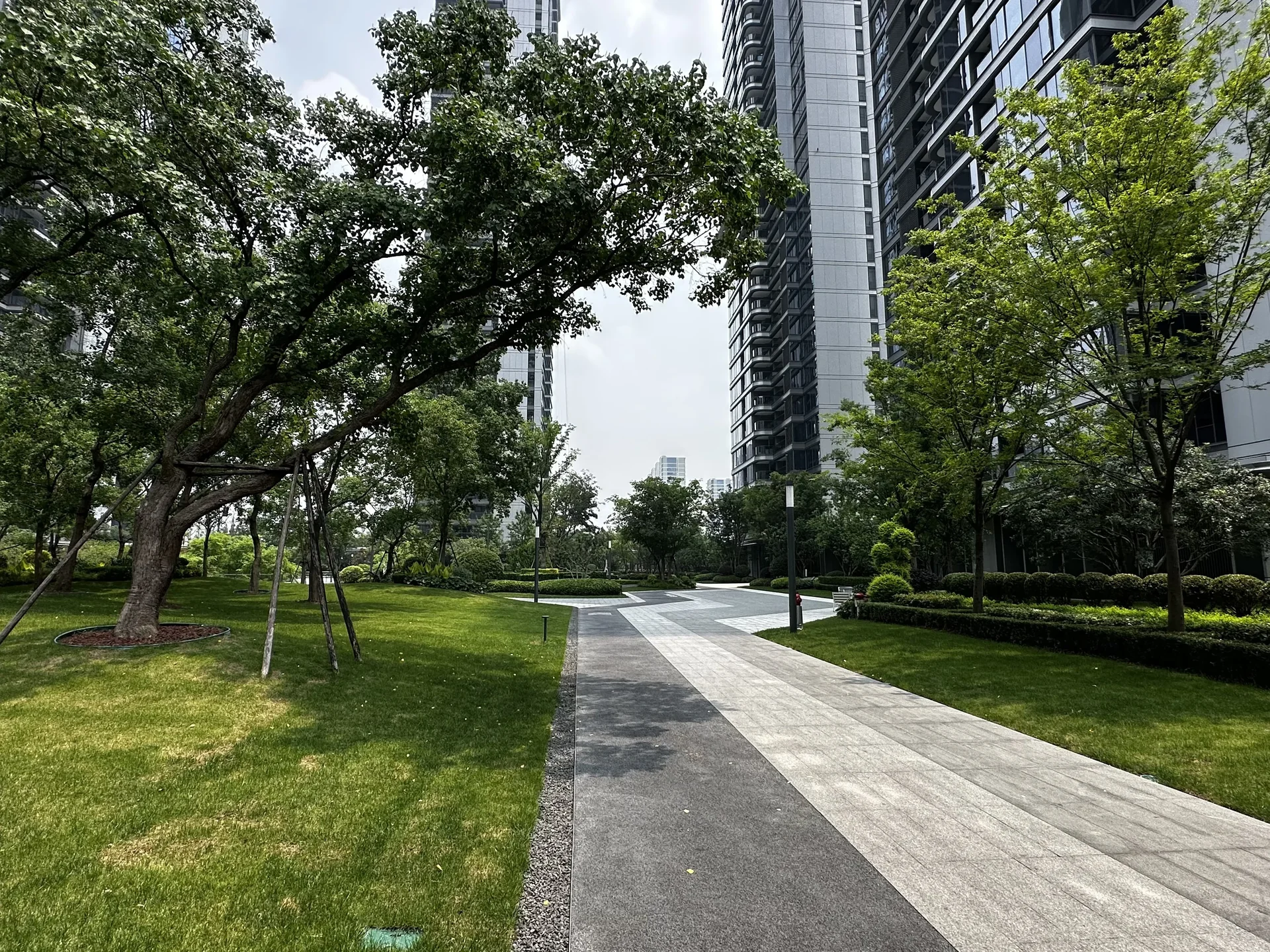 One Century Mansion - Photo 4