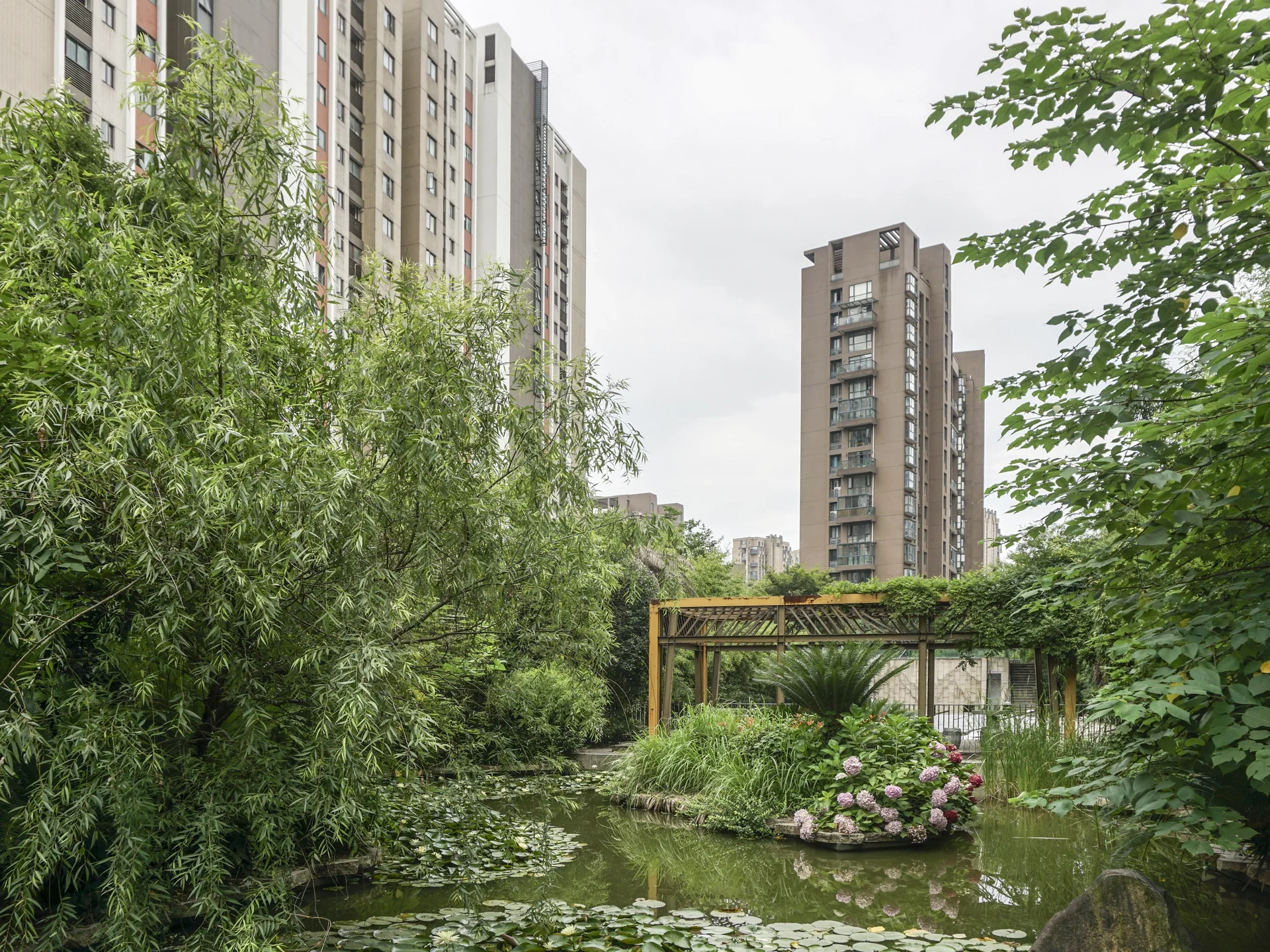 CapitaLand View - Photo 9