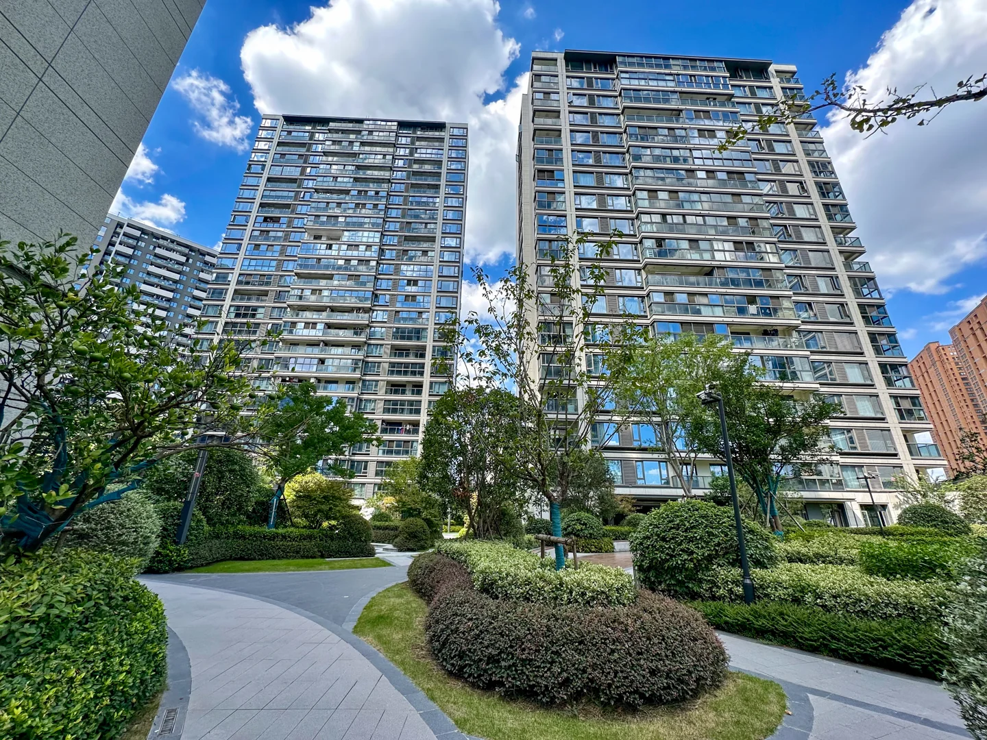 Hangning Mansion - Photo 2