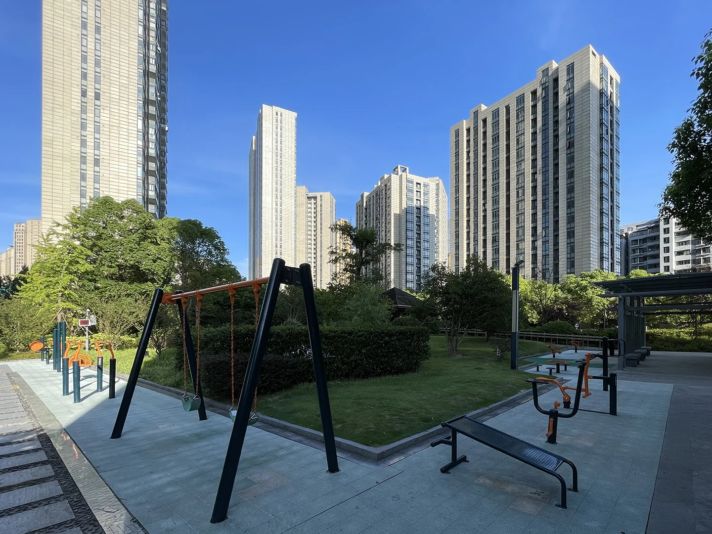 Lunar Glow Noble  - Photo 3