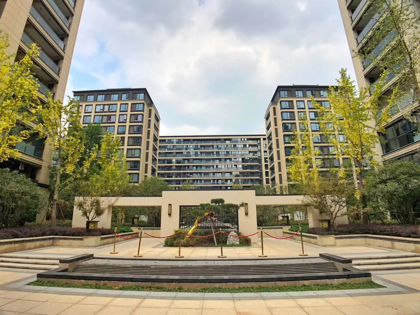 Unnamed Mansion - Photo 3