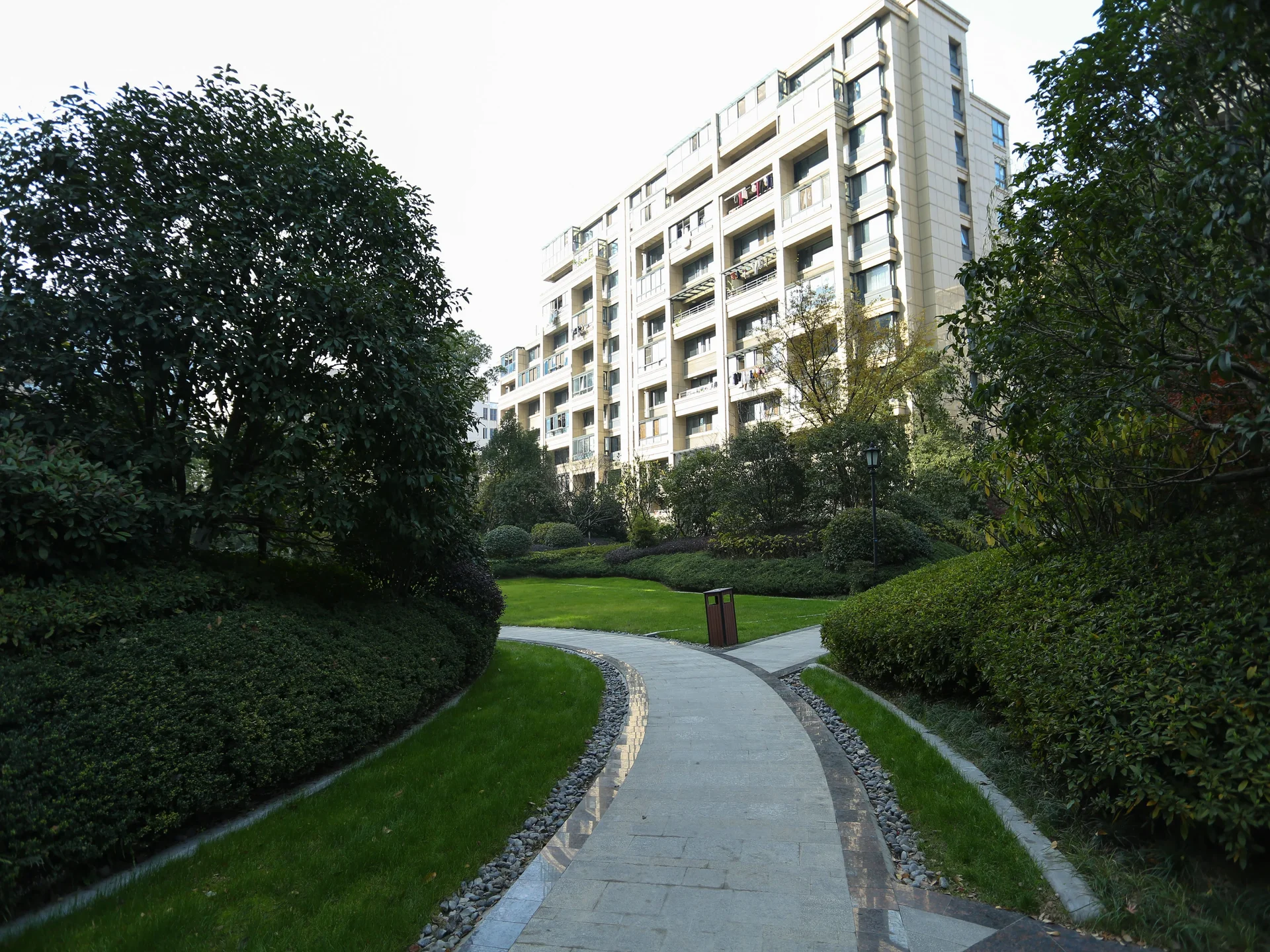 Secluded Residence - Photo 12