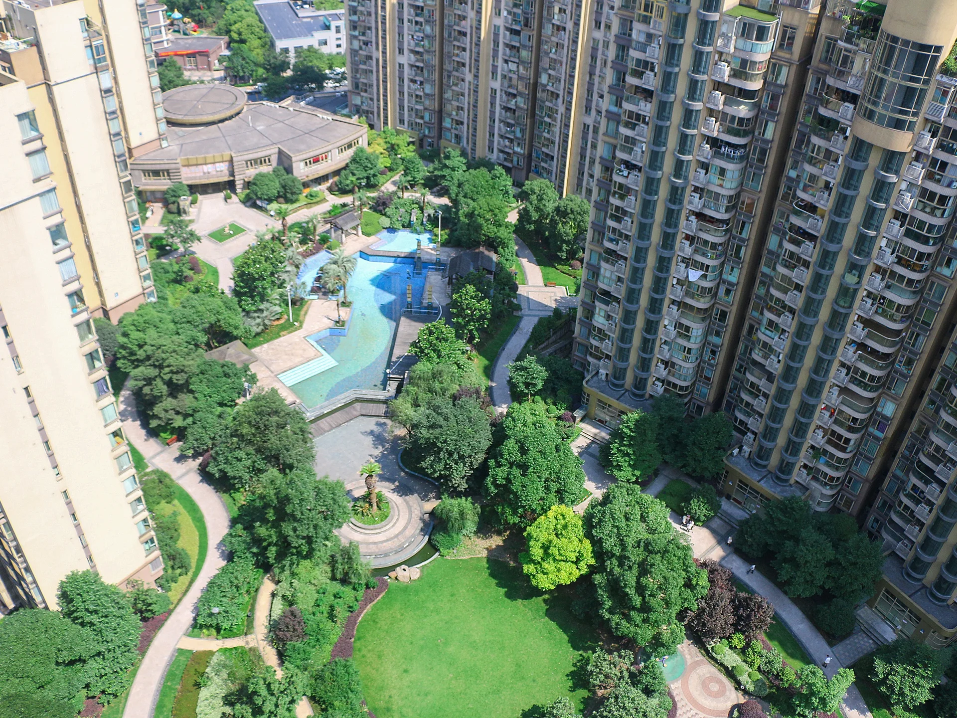 New City International - Photo 2