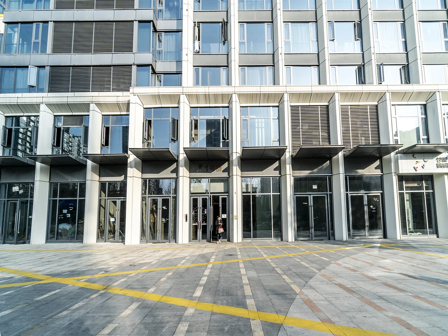 Canal Manor - Photo 9