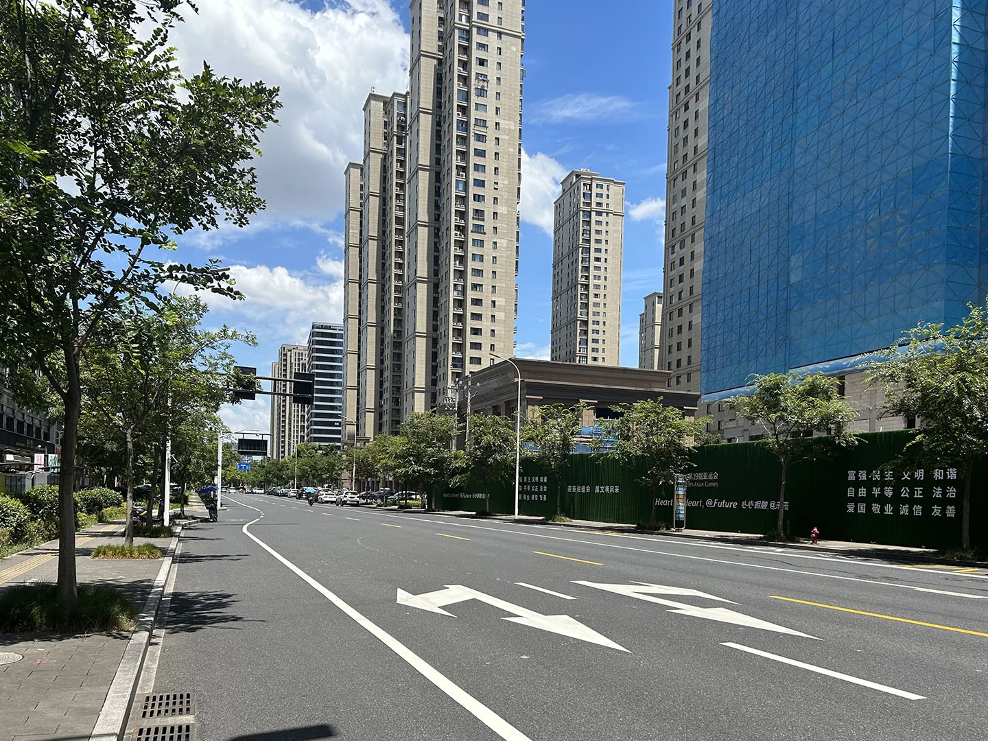 Riverview Manor - Photo 2