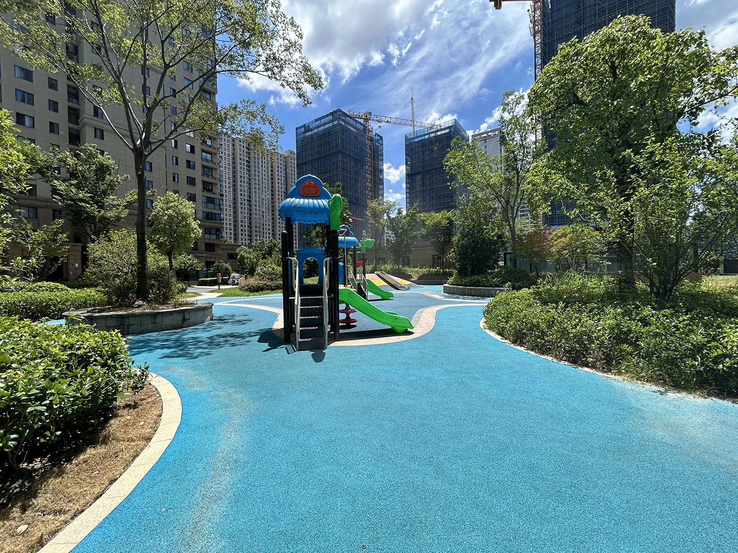 Riverview Manor - Photo 11