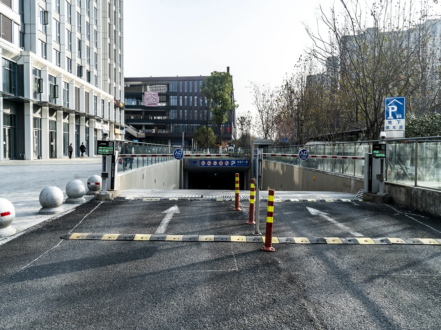 Canal Manor - Photo 8