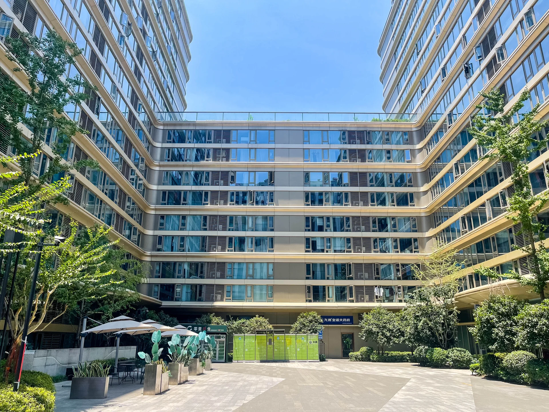 Metropolis Mansion - Photo 10