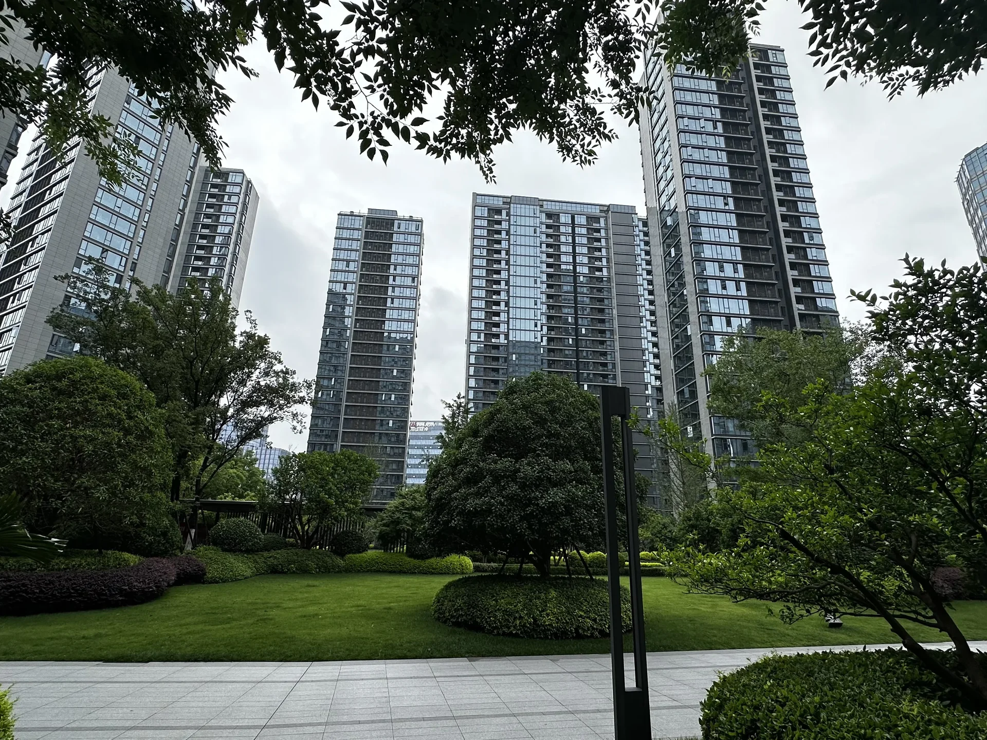 Four Seasons - Photo 7