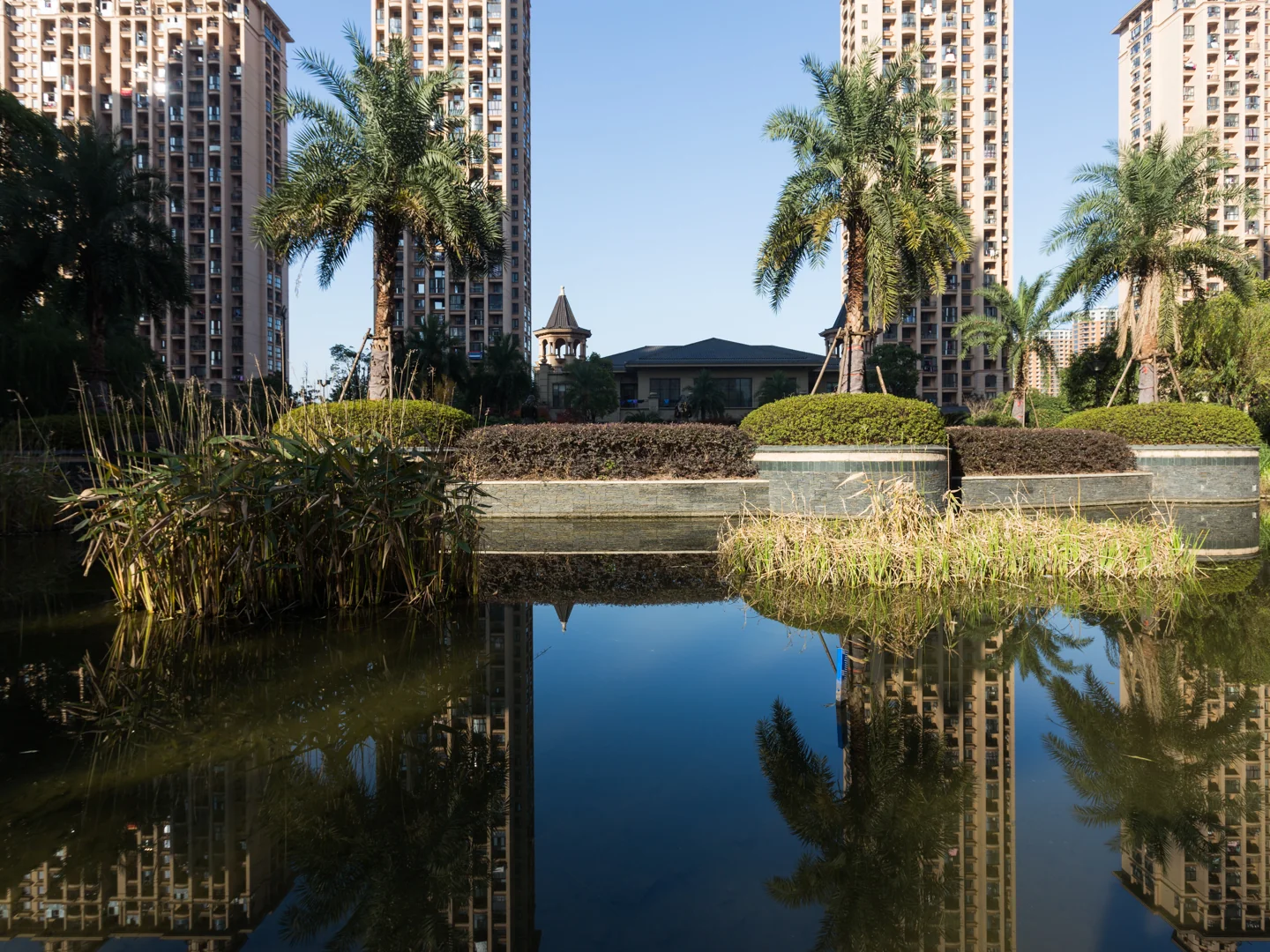 Radiant Clear Villa - Photo 13