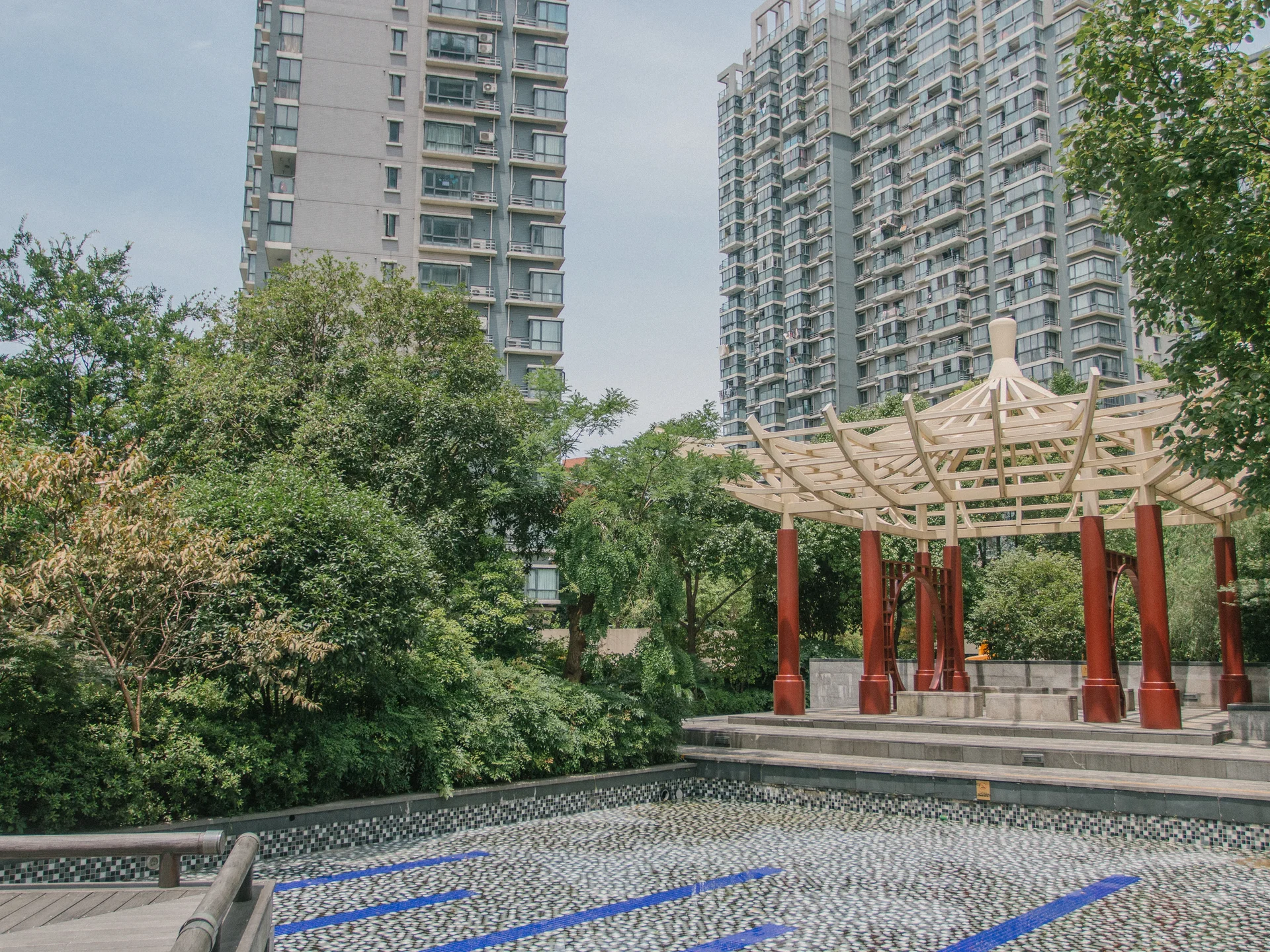 Modern Scenic Garden - Photo 16