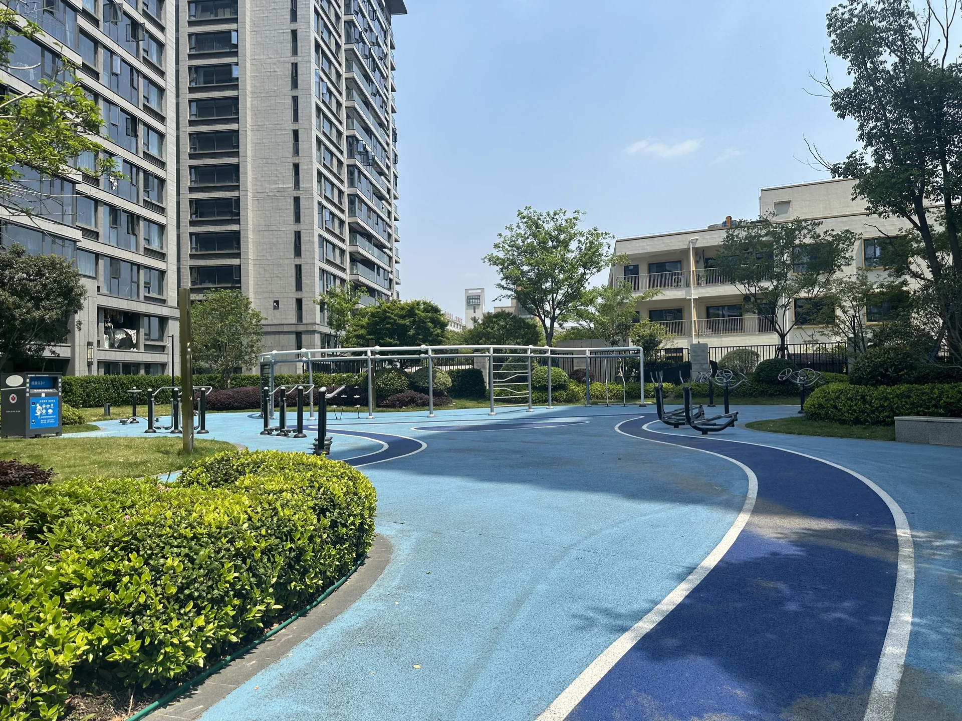 Poly Splendid - Photo 4