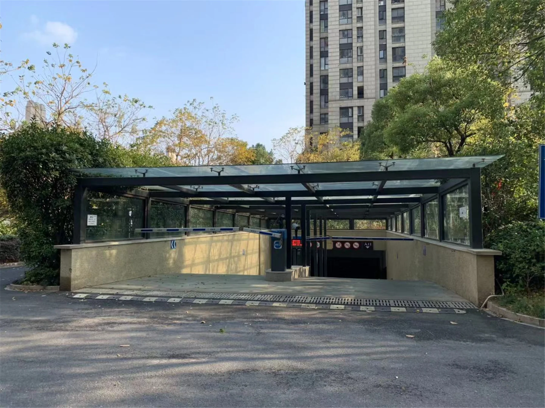 Skyward Peninsula Grand Manor - Photo 20