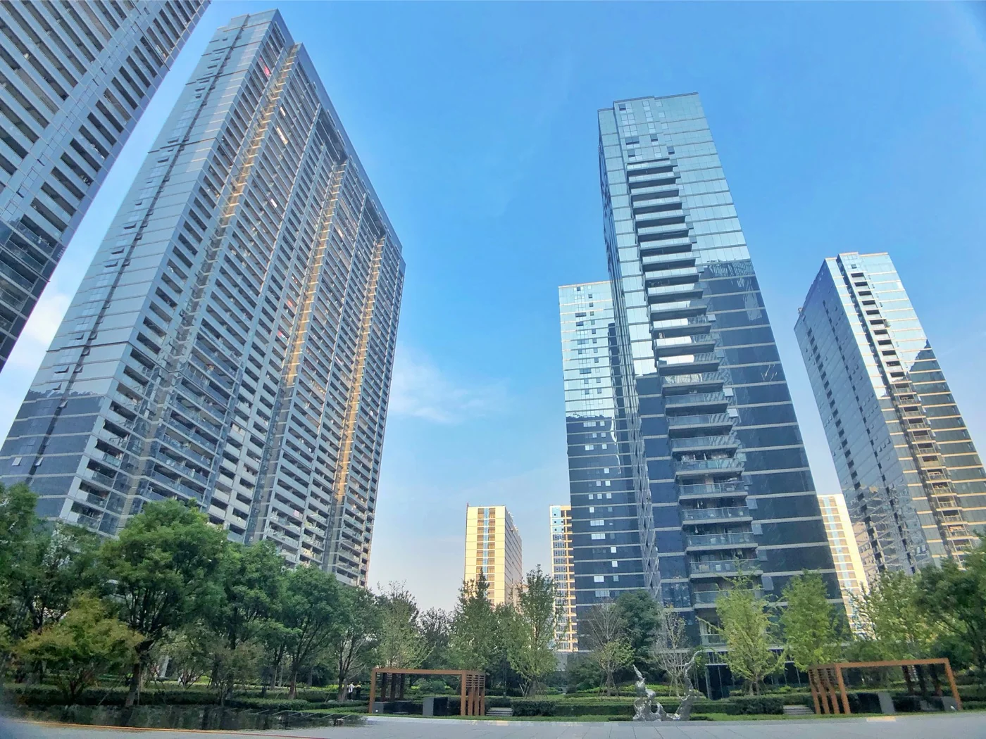 West Legend - Photo 3