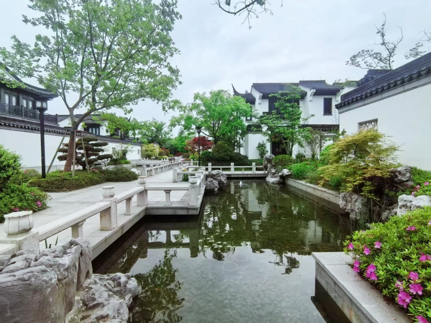 South Lake Moon  - Photo 23