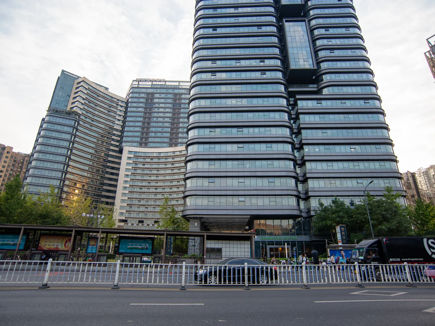 Wild Wind Modern Center  - Photo 2