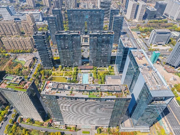 Sapphire Mansion - Photo 1