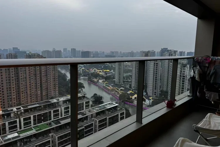 美岸栖庭